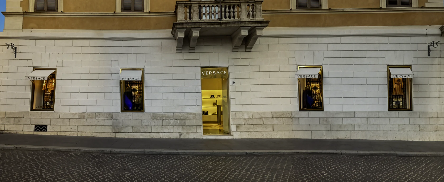 Versace pzza di Spagna
