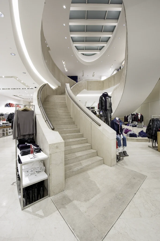GAP Flagship Milano — 2
