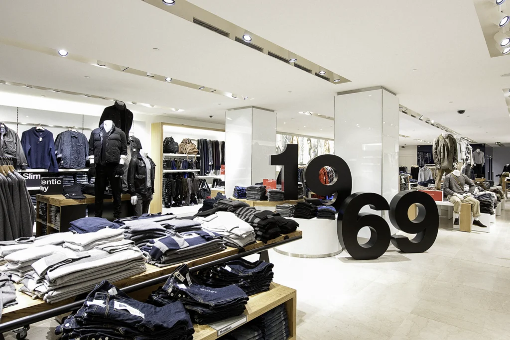 GAP Flagship Milano — 7
