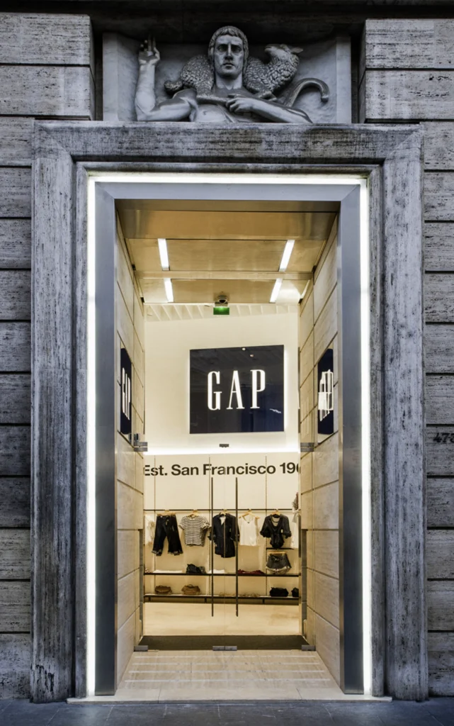 GAP Flagship Roma — 1