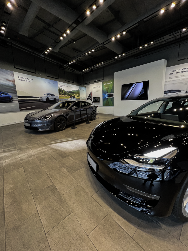 Tesla Gae Aulenti