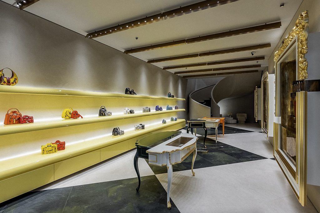 Moschino Via Spiga